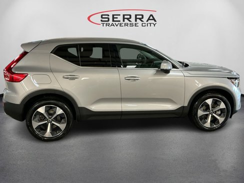 Certified 2023 Volvo XC40 B5 Plus w/ Protection Package Premier image 4