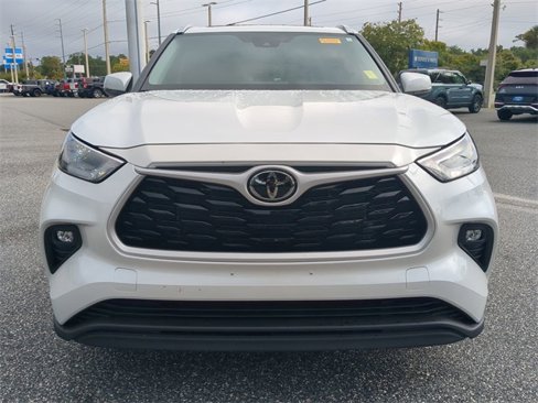 Used 2022 Toyota Highlander XLE image 24