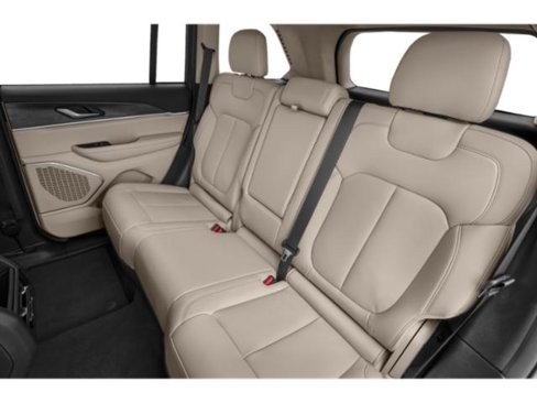 Certified 2025 Jeep Grand Cherokee Altitude image 13