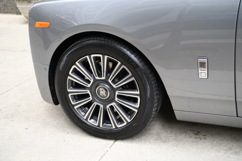 Certified 2022 Rolls-Royce Phantom Sedan image 28