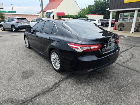 Used 2018 Toyota Camry XLE w/ Audio Package image 8