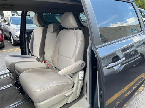 Used 2016 Kia Sedona LX w/ LX Convenience Package image 49