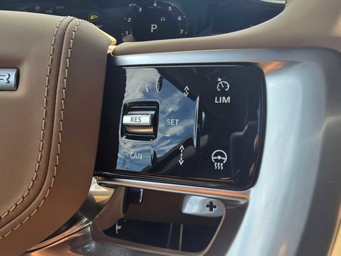 New 2025 Land Rover Range Rover Long Wheelbase SE image 31