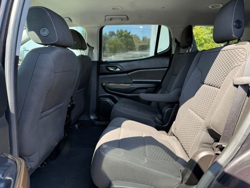 Used 2018 GMC Acadia SLE image 19