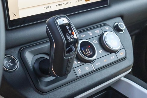 New 2025 Land Rover Defender 110 X-Dynamic SE image 19