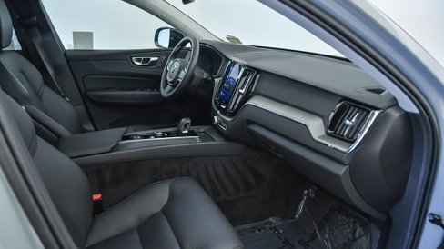 Certified 2025 Volvo XC60 B5 Core w/ Protection Package Premier image 16