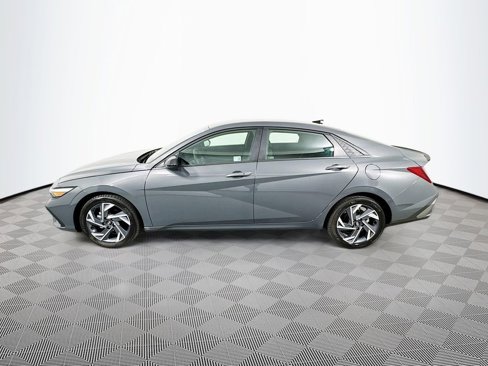 Certified 2025 Hyundai Elantra Sport image 8