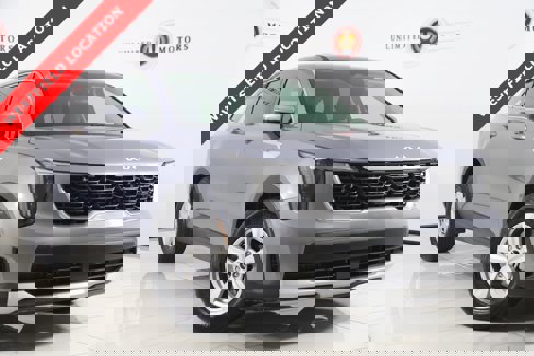 Used 2025 Kia Sorento LX image 1