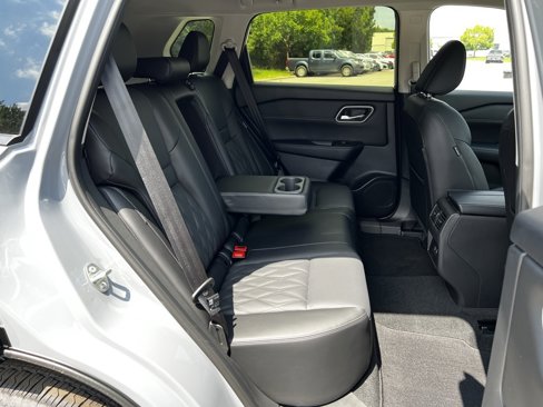 New 2025 Nissan Rogue Platinum image 39
