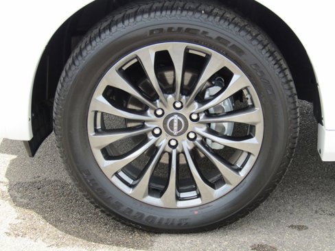 Used 2024 Nissan Armada Platinum w/ Captain's Chairs Package image 4