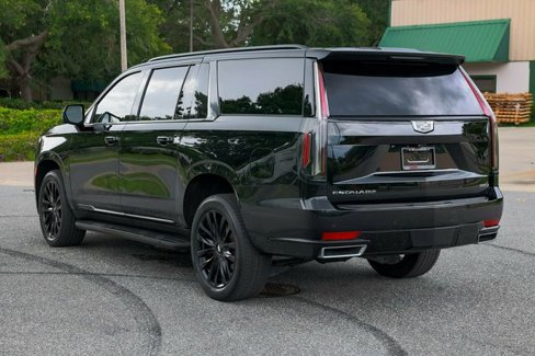 Used 2021 Cadillac Escalade ESV Premium Luxury image 7