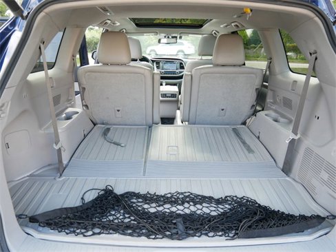 Used 2016 Toyota Highlander Limited Platinum image 10