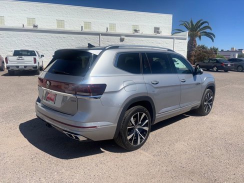 Used 2024 Volkswagen Atlas SEL Premium R-Line image 3