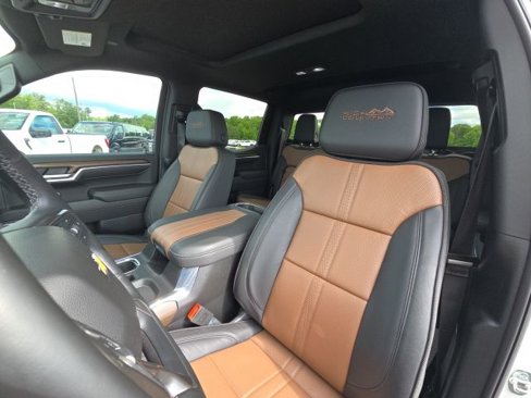 Used 2025 Chevrolet Silverado 1500 High Country w/ Technology Package image 23