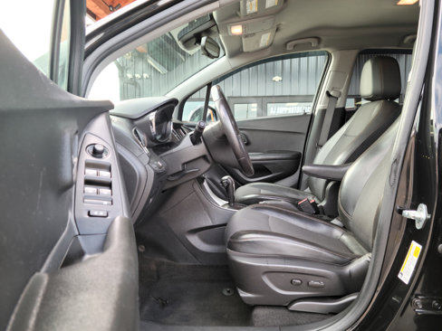 Used 2022 Chevrolet Trax LT w/ Driver Confidence Package image 16