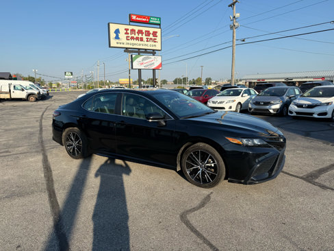 Used 2024 Toyota Camry SE image 5