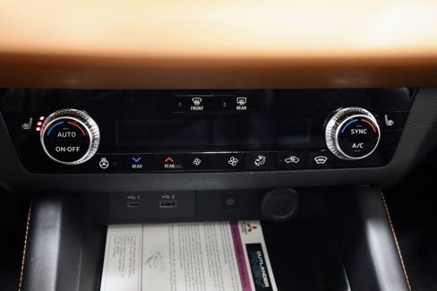 New 2025 Mitsubishi Outlander SEL image 23