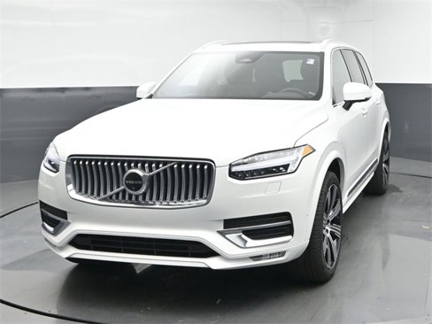 Used 2024 Volvo XC90 B6 Plus w/ Protection Package Premier image 3