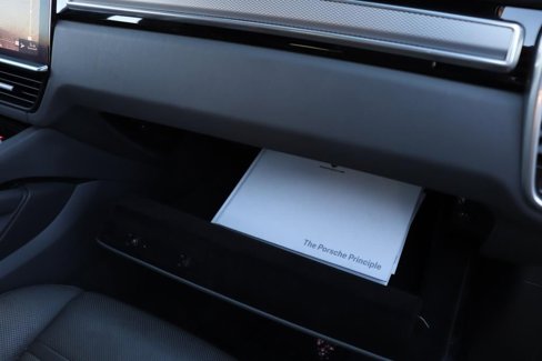 Used 2021 Porsche Cayenne image 50