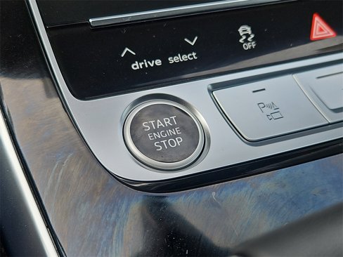 Used 2024 Audi Q8 Prestige image 30