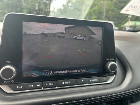 Used 2023 Nissan Rogue S image 24