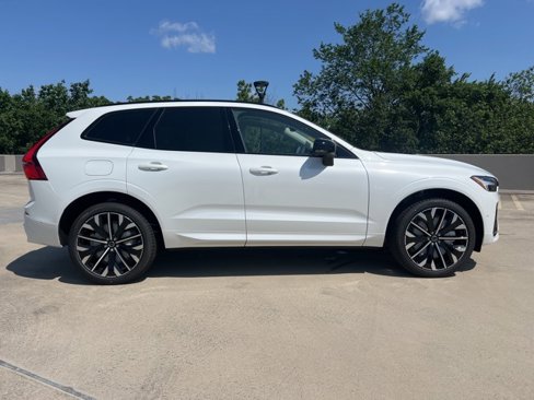 New 2026 Volvo XC60 T8 Ultra image 9