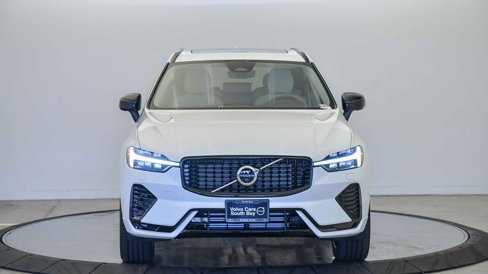 Certified 2025 Volvo XC60 T8 Plus w/ Protection Package Premier image 7