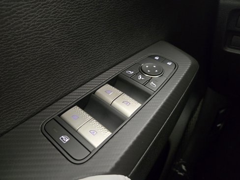 New 2025 Mitsubishi Outlander SE image 31