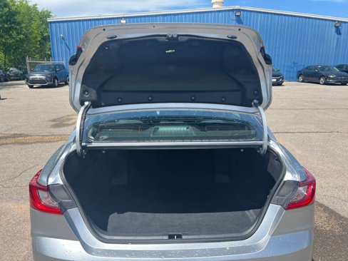 Used 2025 Toyota Camry LE image 30