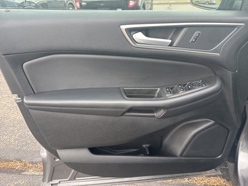Used 2024 Ford Edge SEL image 10
