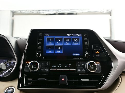 Used 2022 Toyota Highlander XLE image 21