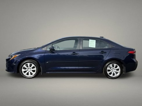 Used 2024 Toyota Corolla LE image 2