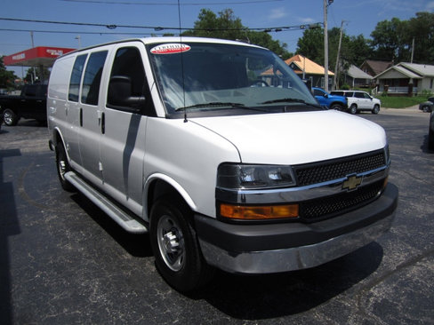 Used 2023 Chevrolet Express 2500 w/ Driver Convenience Package image 5