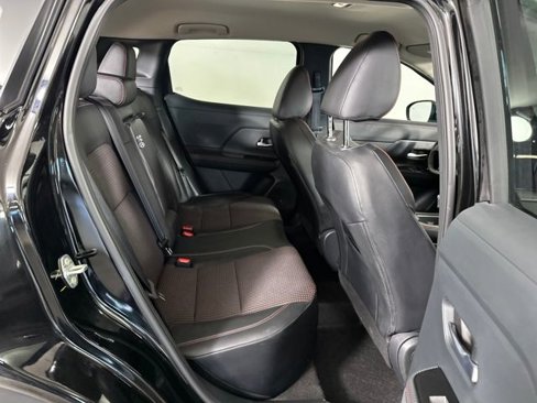 Certified 2025 Nissan Kicks SR image 27