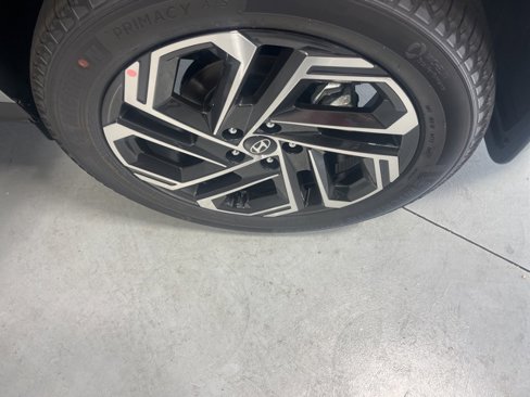 Used 2025 Hyundai Tucson Limited image 31