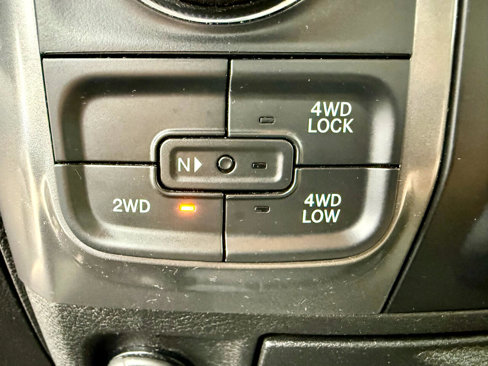 Used 2021 RAM 1500 Classic SLT image 39