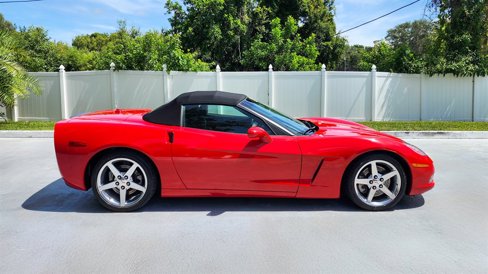 Used 2005 Chevrolet Corvette Convertible w/ Preferred Equipment Group image 17