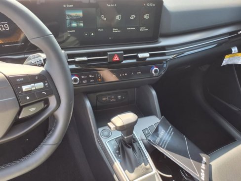 New 2026 Kia Sportage EX image 23