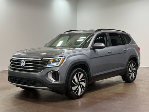 Used 2025 Volkswagen Atlas SE image 28