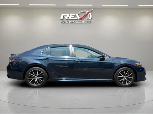 Used 2021 Toyota Camry SE image 6