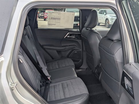 New 2025 Mitsubishi Outlander SE image 10