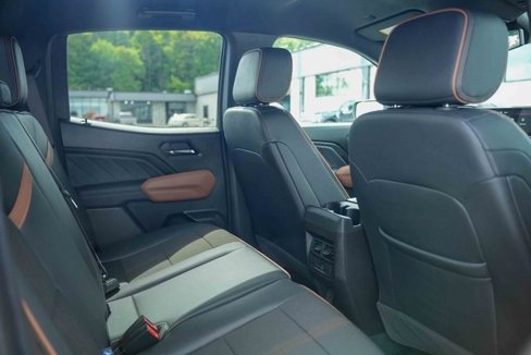 Used 2025 GMC Canyon AT4 image 22