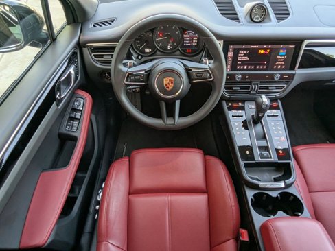 Certified 2025 Porsche Macan image 15
