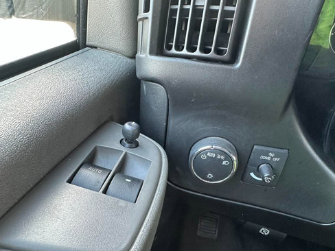 Used 2022 Chevrolet Express 2500 w/ Driver Convenience Package image 18