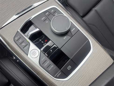 Used 2025 BMW 330i Sedan image 69