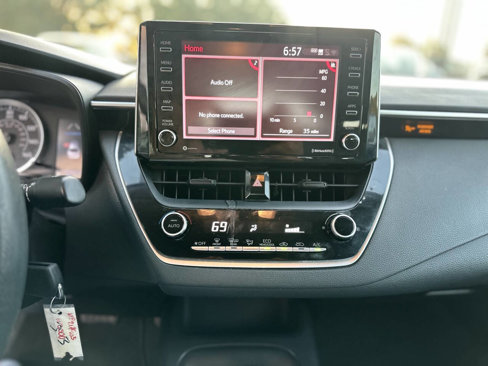 Used 2021 Toyota Corolla LE image 15