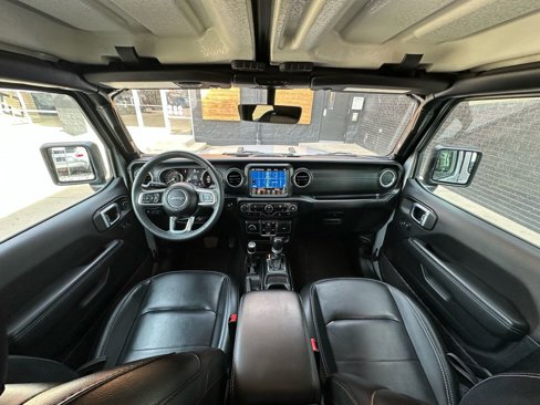 Used 2023 Jeep Wrangler Unlimited Sahara image 27