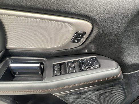 Used 2025 Ford Expedition Active image 13