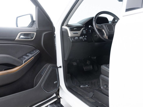 Used 2020 GMC Yukon XL Denali w/ Denali Premium Package image 28