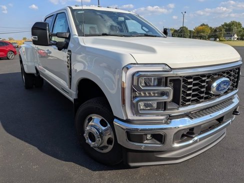 New 2026 Ford F350 Lariat image 3